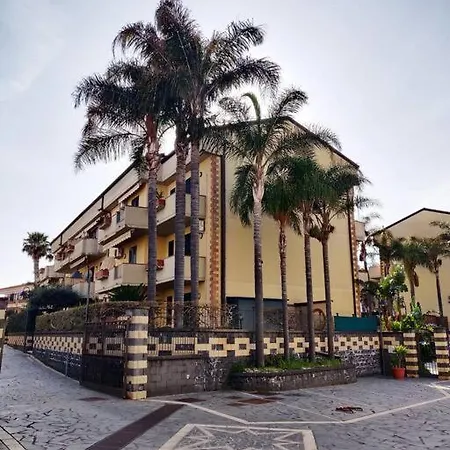 Casa Blu Mare, Rosso Vulcano Daire Mascali