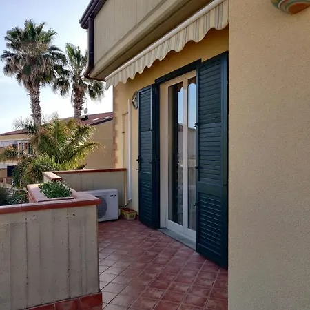 Casa Blu Mare, Rosso Vulcano Apartment *